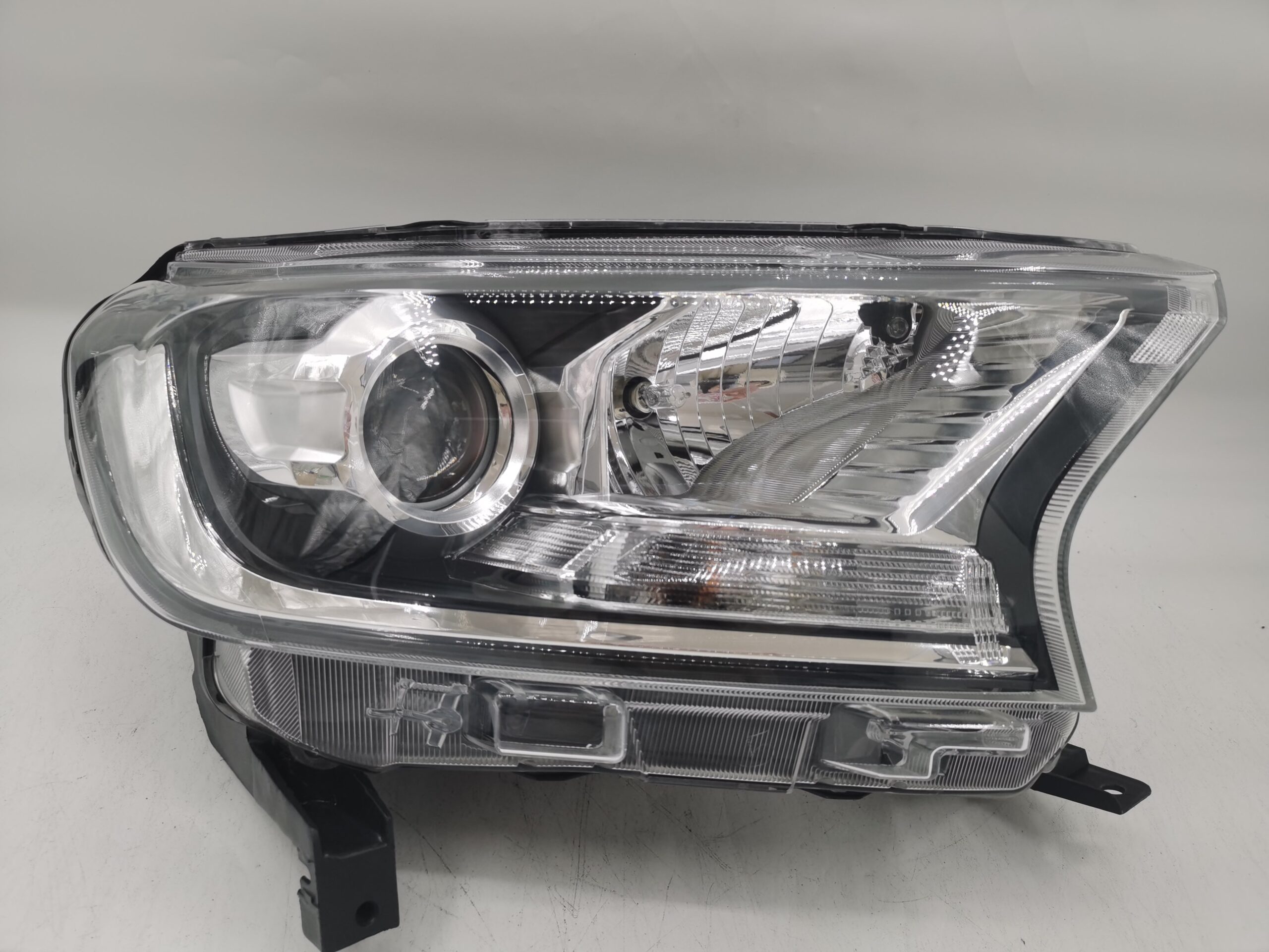 Ford EVEREST/RANGER 2015-2019 HALOGEN R.H.S HEADLIGHT ASSEMBLY