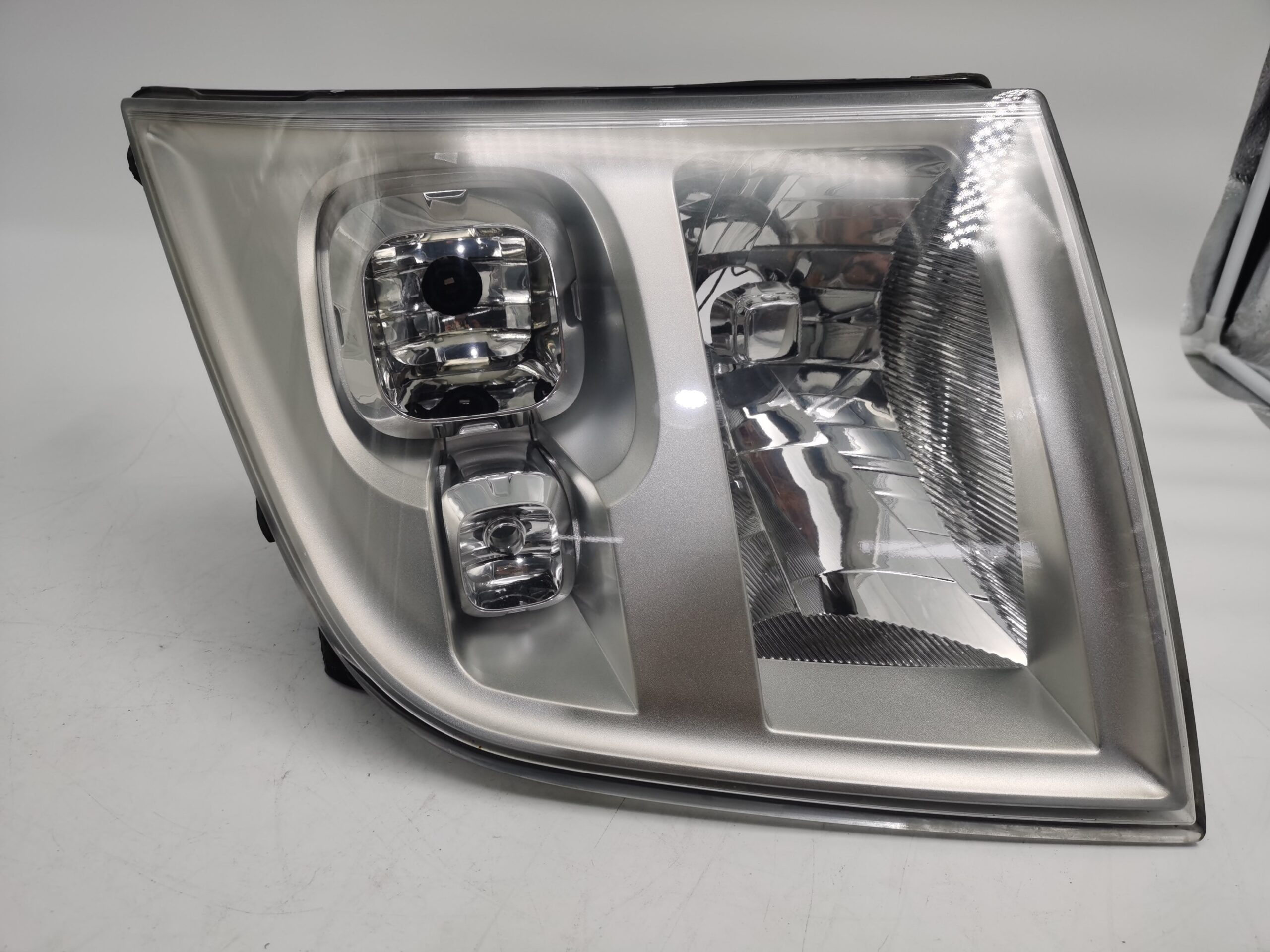 Ford TRANSIT 2009-2012 R.H.S HEADLIGHT ASSEMBLY