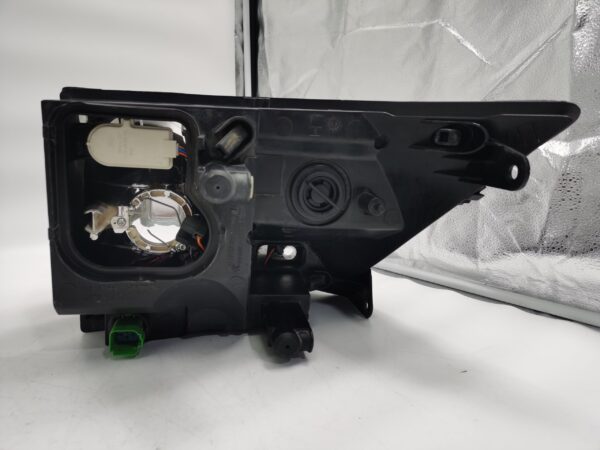 Ford TRANSIT 2009-2012 R.H.S HEADLIGHT ASSEMBLY