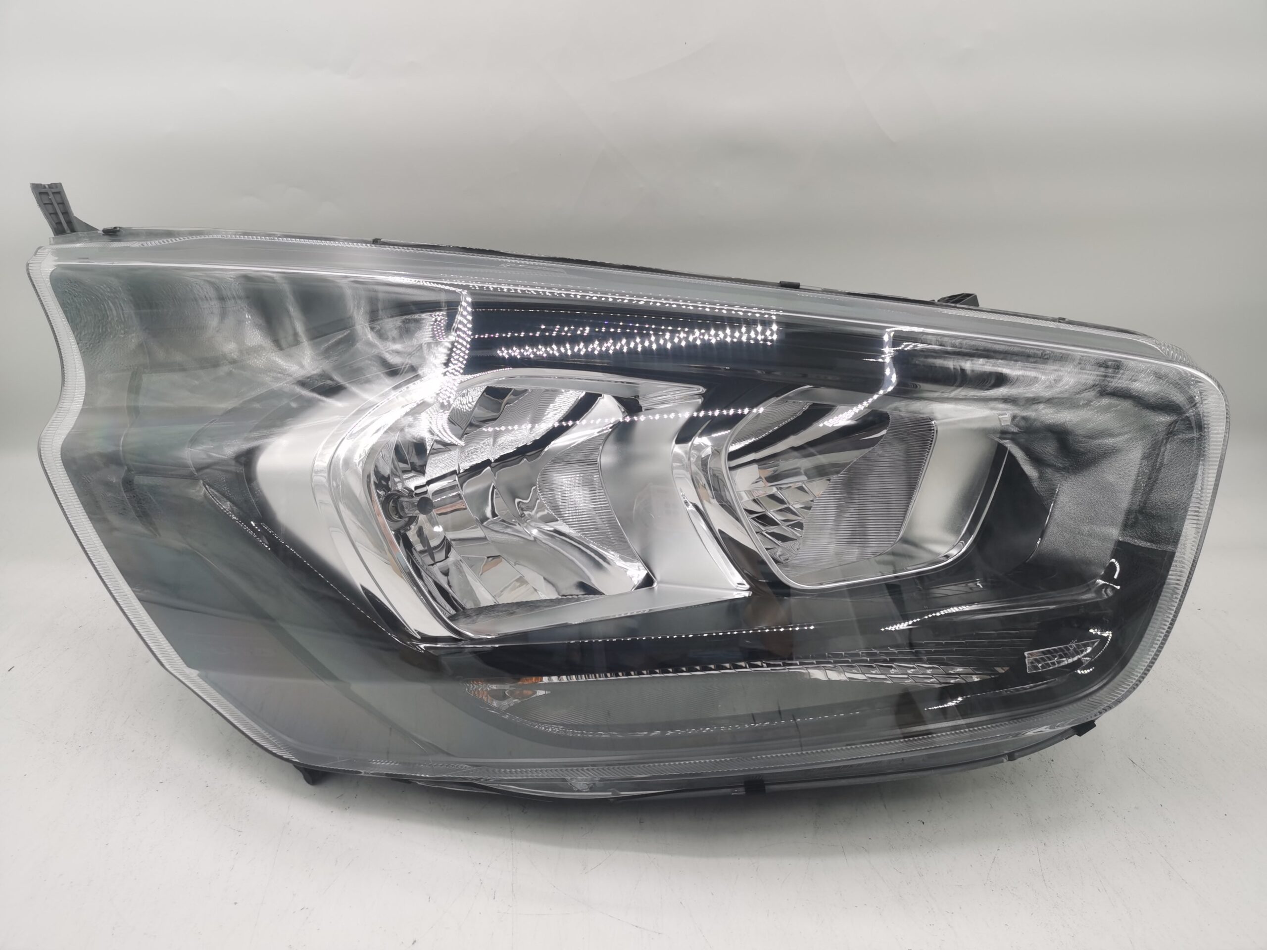 Ford TRANSIT CUSTOM LWB 2018-2023 HALOGEN R.H.S HEADLIGHT ASSEMBLY