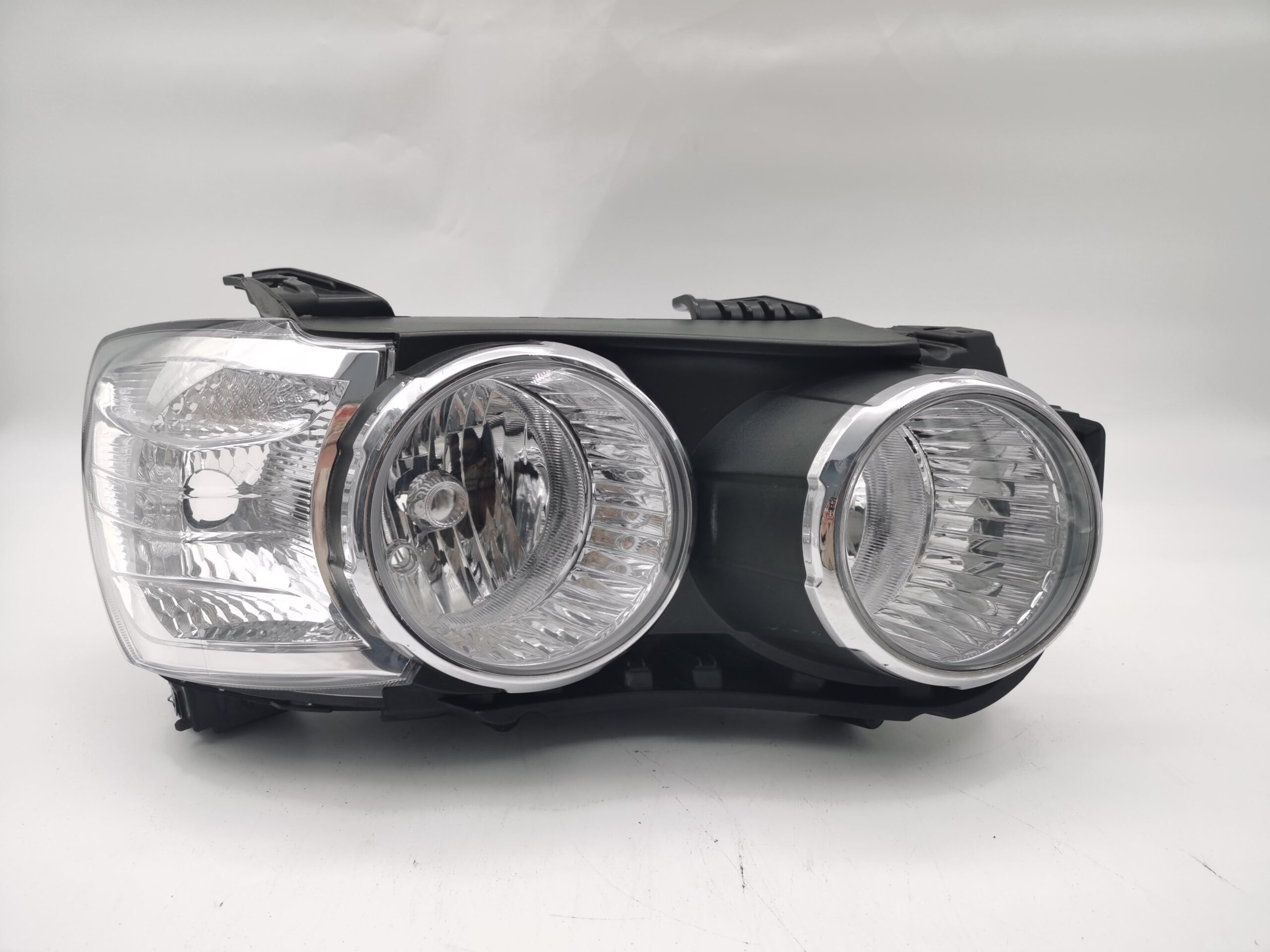 Holden AVEO 2010-2014 HALOGEN R.H.S HEADLIGHT ASSEMBLY