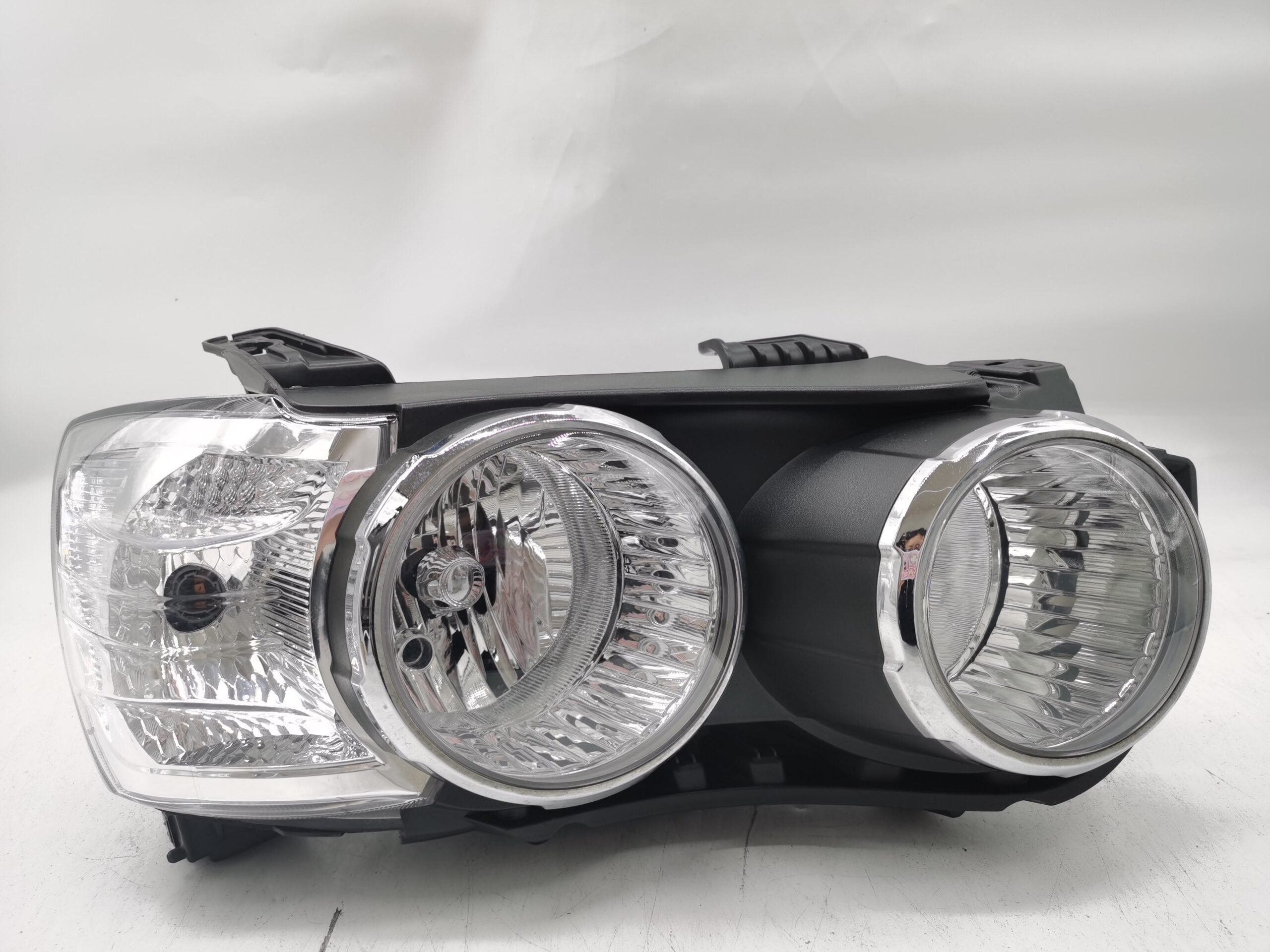 Holden AVEO 2010-2014 HALOGEN R.H.S HEADLIGHT ASSEMBLY