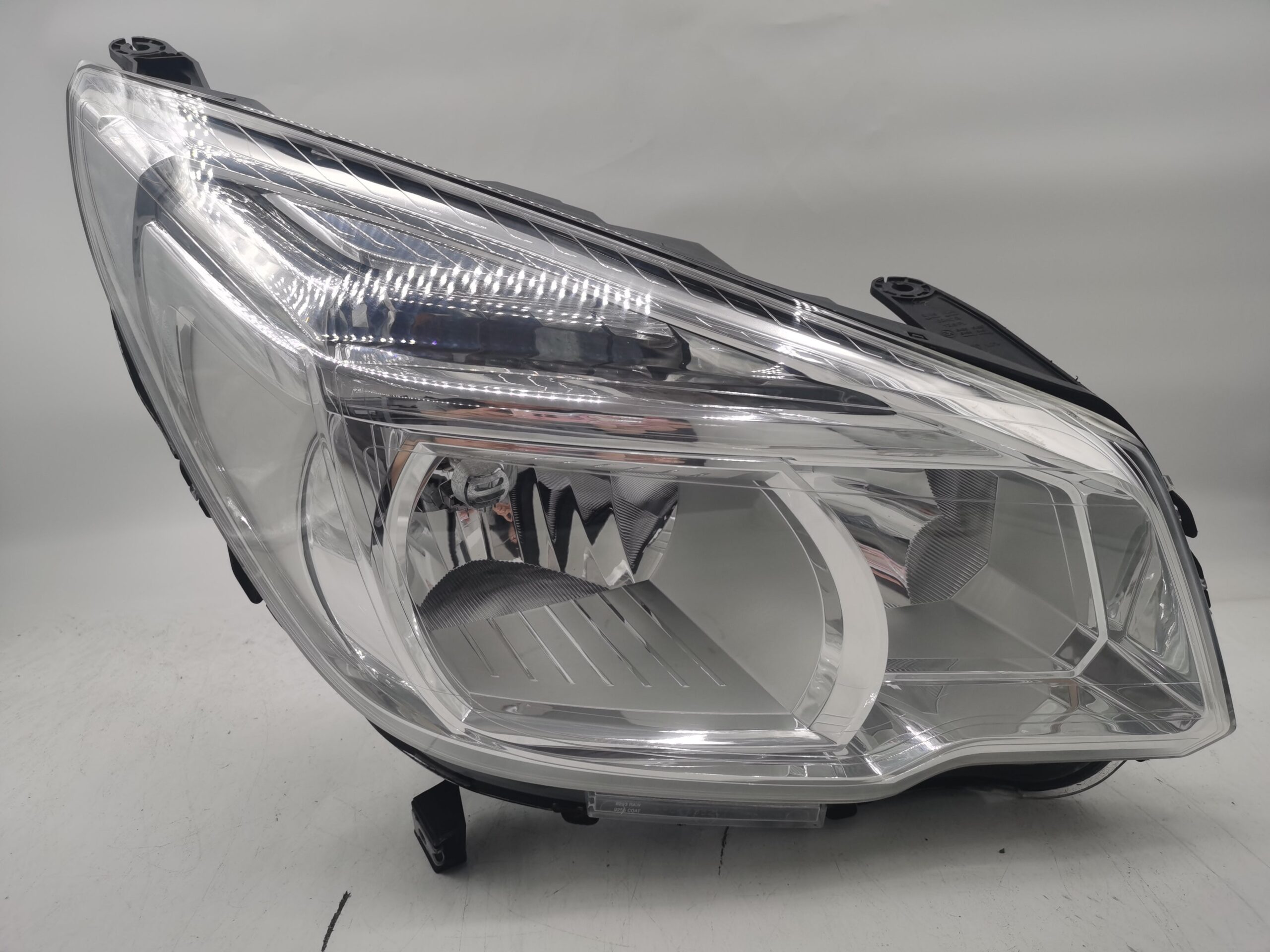 Holden COLORADO 2012-2015 HALOGEN R.H.S HEADLIGHT ASSEMBLY