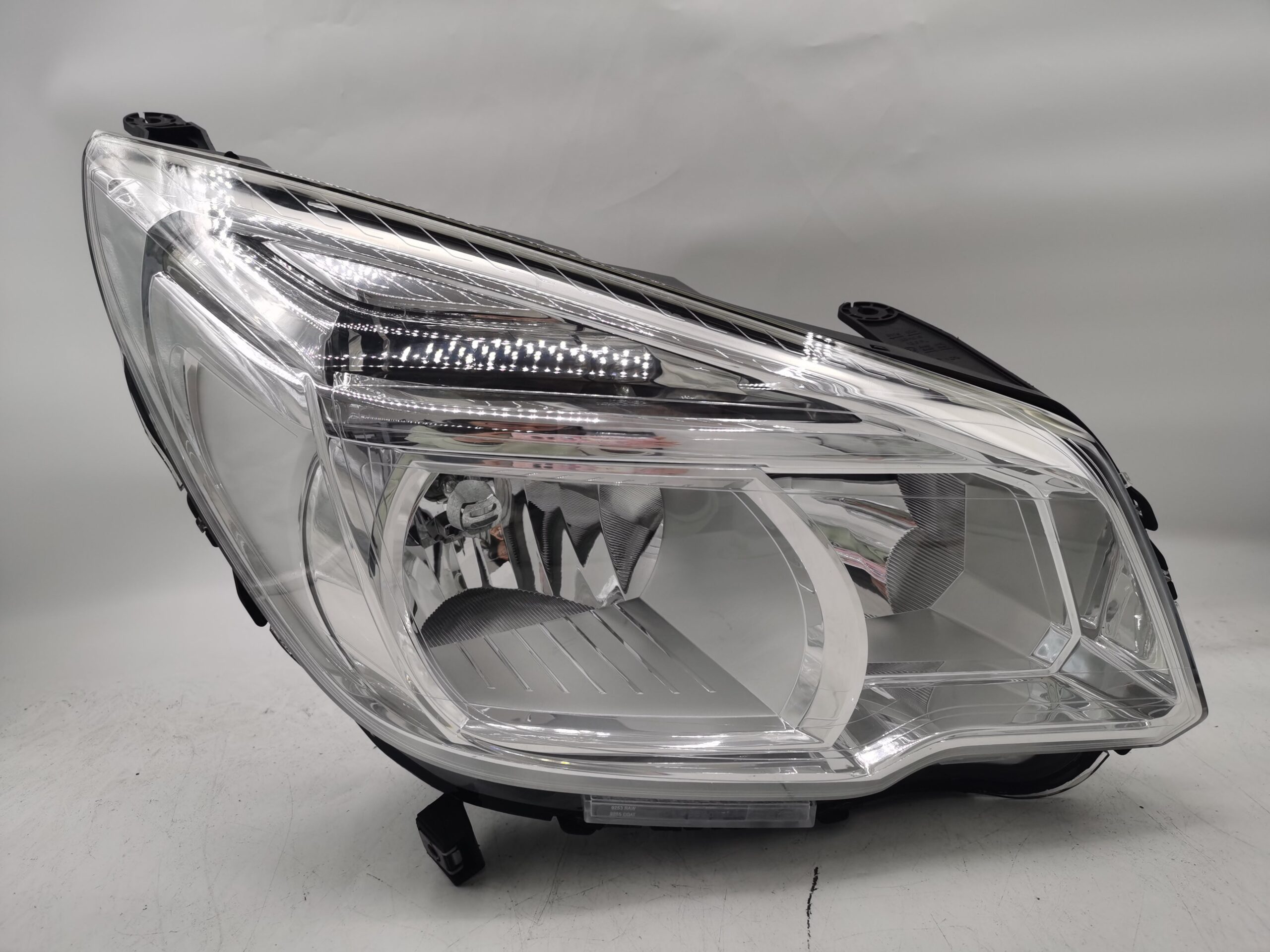 Holden COLORADO 2012-2015 HALOGEN R.H.S HEADLIGHT ASSEMBLY