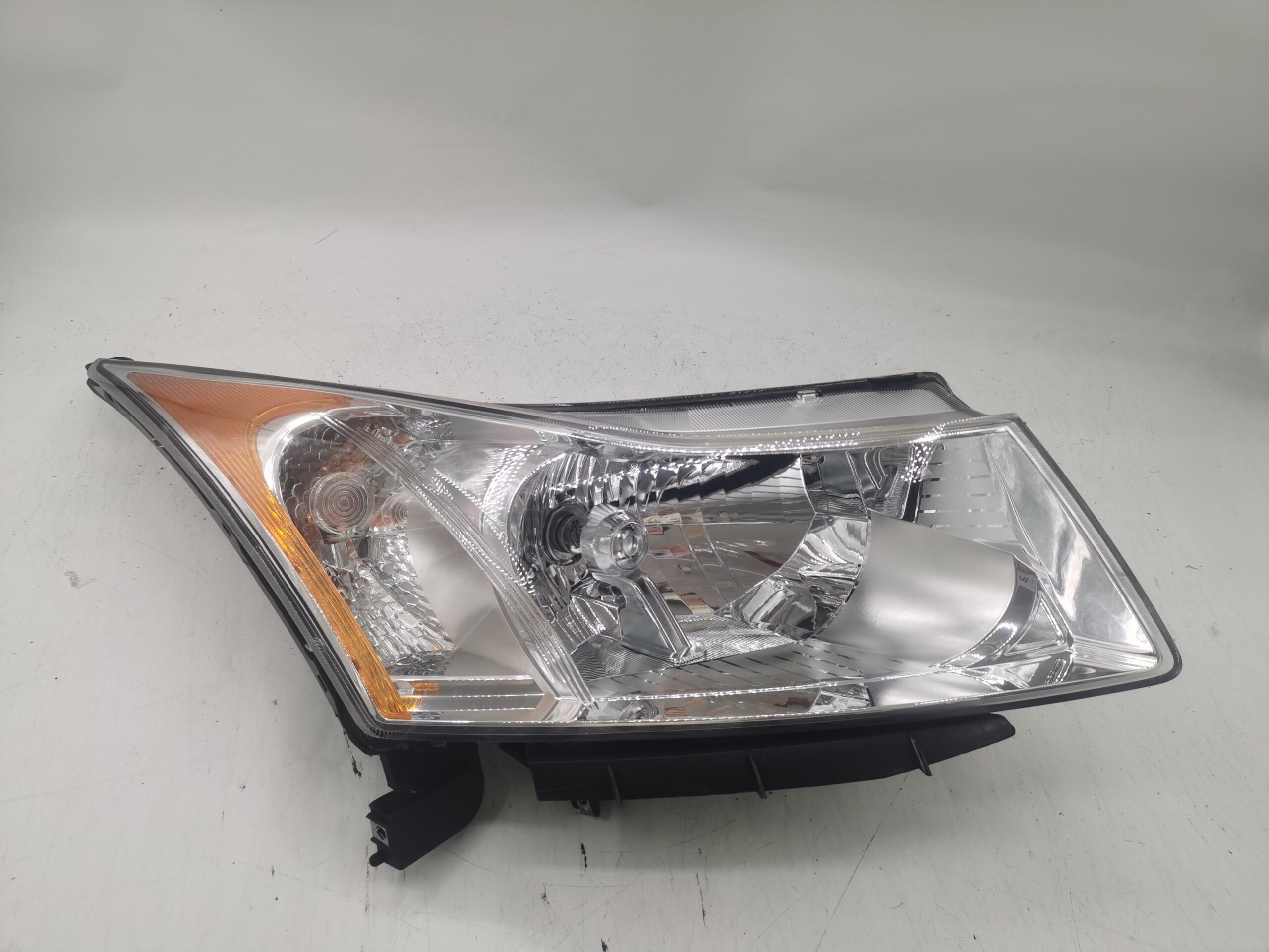 Holden CRUZE 2011-2014 HALOGEN R.H.S Headlight Assembly