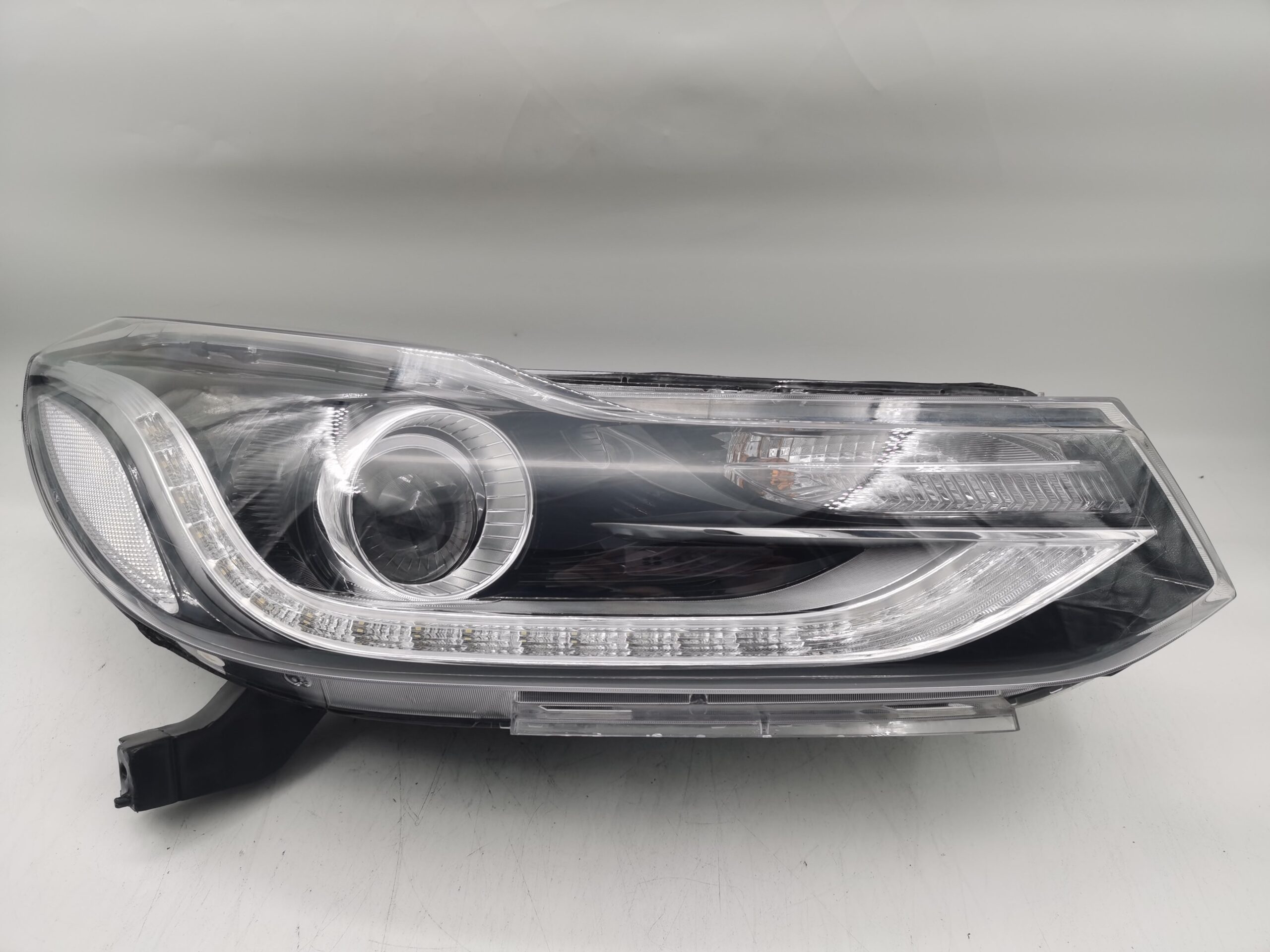 Holden TRAX 2017-2023 HALOGEN R.H.S HEADLIGHT ASSEMBLY