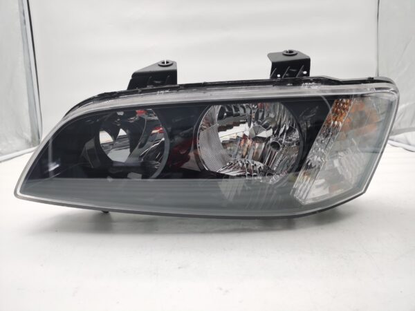 Holden COMMODORE SV6 VE 2007-2010 HALOGEN  L.H.S HEADLIGHT ASSEMBLY