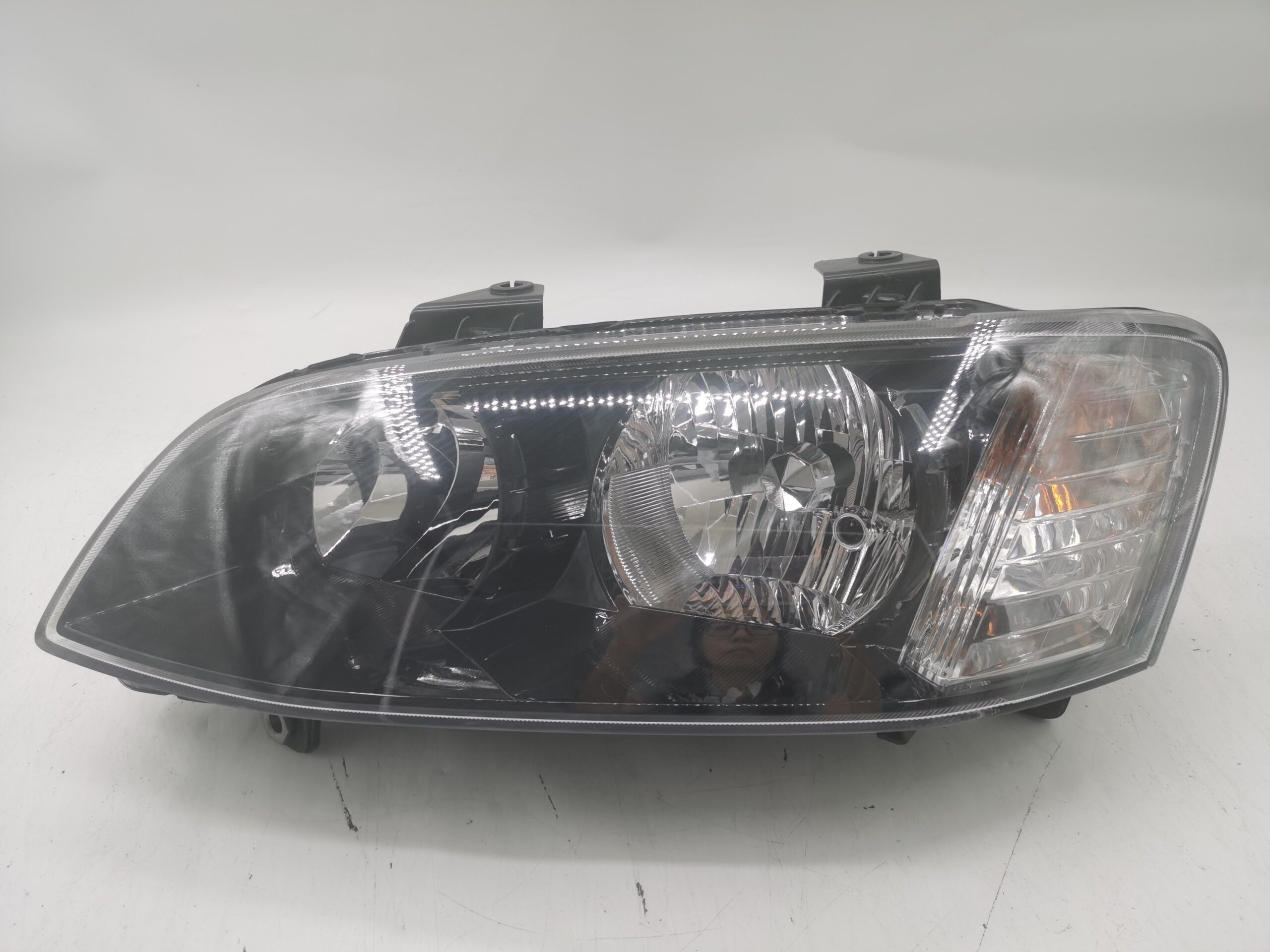 Holden COMMODORE SV6 VE II 2011-2012 HALOGEN L.H.S Headlight Assembly