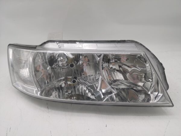 Holden COMMODORE SV6 VZ 2004-2006 HALOGEN R.H.S Headlight Assembly