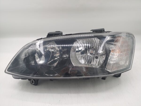 Holden COMMODORE SV6 VE II 2011-2012 HALOGEN L.H.S HEADLIGHT ASSEMBLY