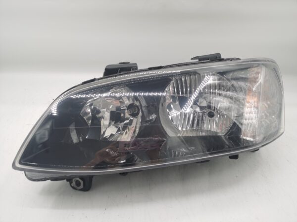 Holden COMMODORE SV6 VE II 2011-2012 HALOGEN L.H.S HEADLIGHT ASSEMBLY