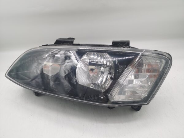 Holden COMMODORE SV6 VE II 2011-2012 HALOGEN L.H.S HEADLIGHT ASSEMBLY