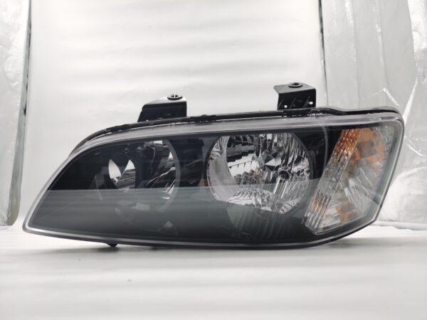 Holden COMMODORE SV6 VE 2007-2010 HALOGEN  L.H.S HEADLIGHT ASSEMBLY