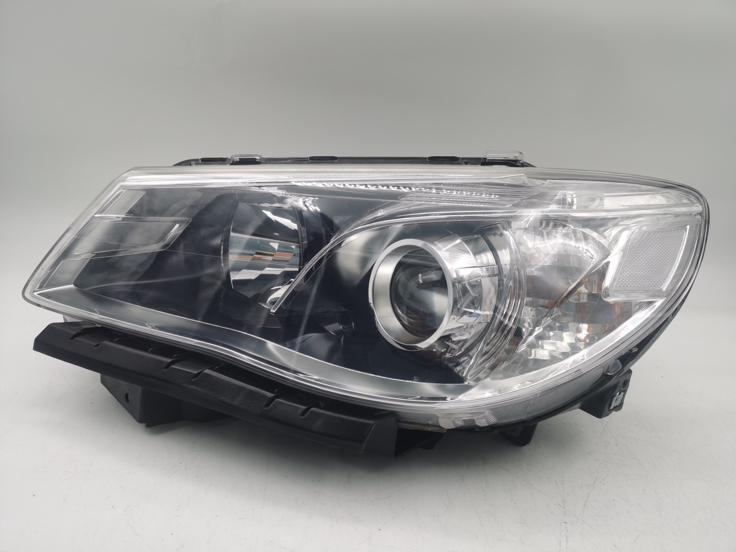 Holden COMMODORE VF SV6 2013-2017 HALOGEN L.H.S HEADLIGHT ASSEMBLY