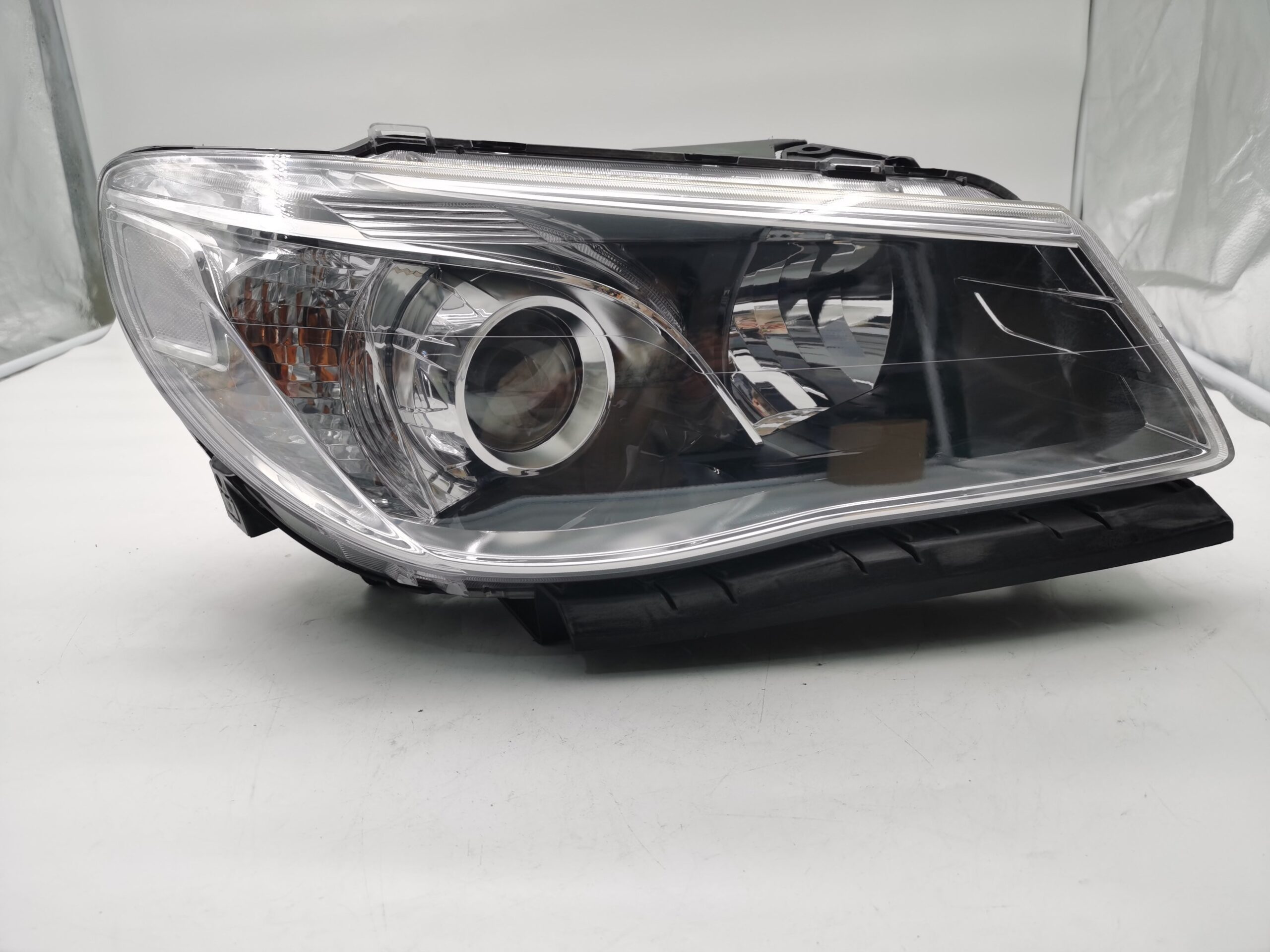 Holden COMMODORE VF SV6 2013-2017 HALOGEN R.H.S HEADLIGHT ASSEMBLY