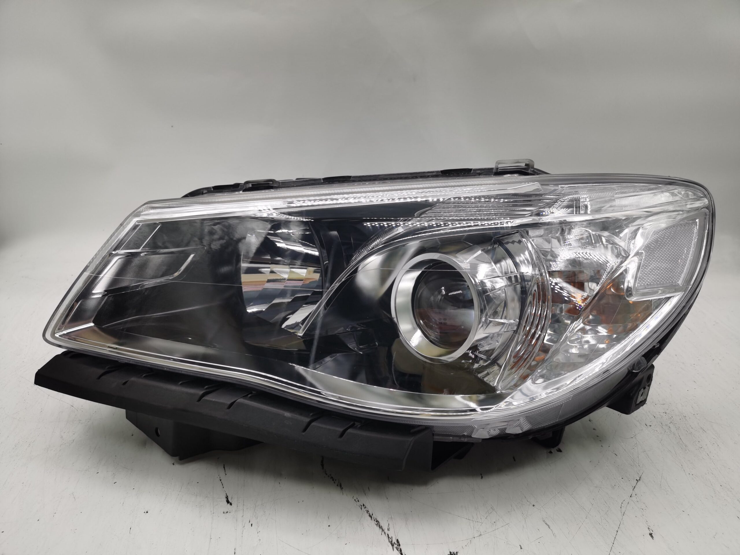 Holden COMMODORE VF SV6 2013-2017 HALOGEN L.H.S Headlight Assembly