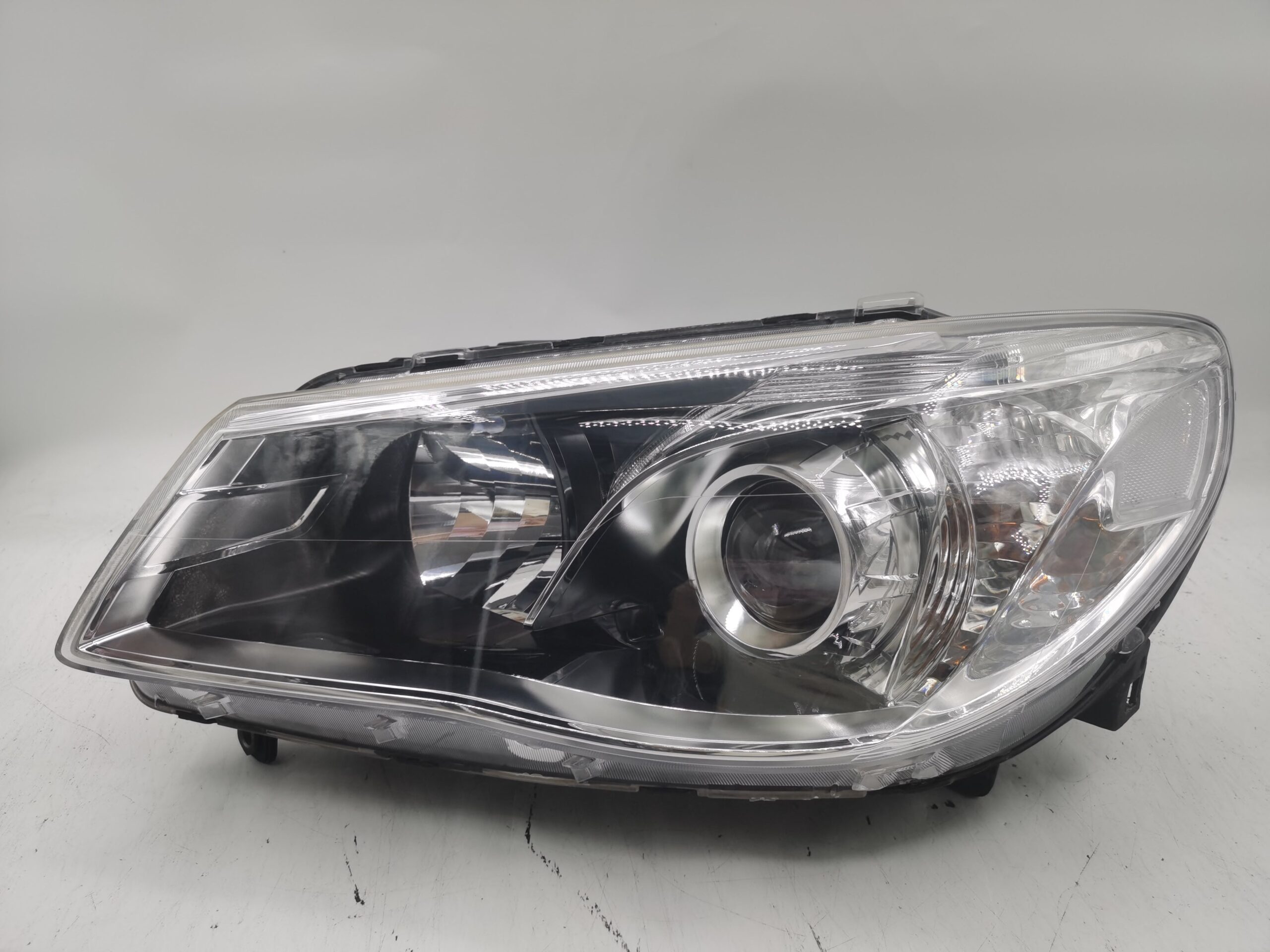 Holden COMMODORE VF SV6 2013-2017 LENS HALOGEN L.H.S Headlight Assembly