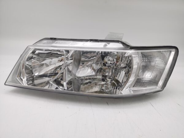 Holden COMMODORE SV6 VZ 2004-2006 HALOGEN L.H.S HEADLIGHT ASSEMBLY