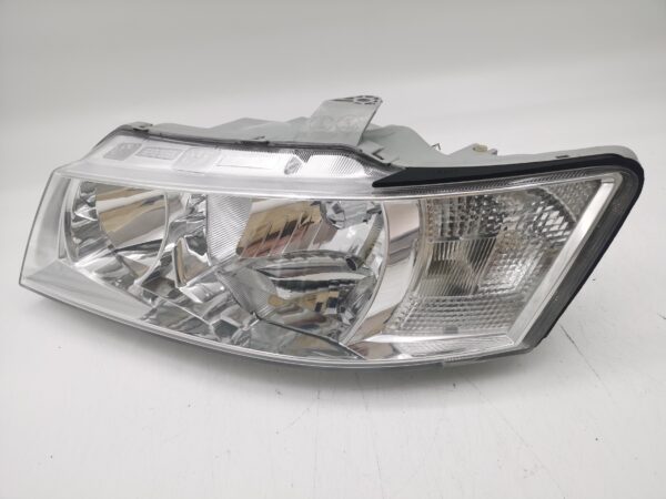 Holden COMMODORE SV6 VZ 2004-2006 HALOGEN L.H.S HEADLIGHT ASSEMBLY