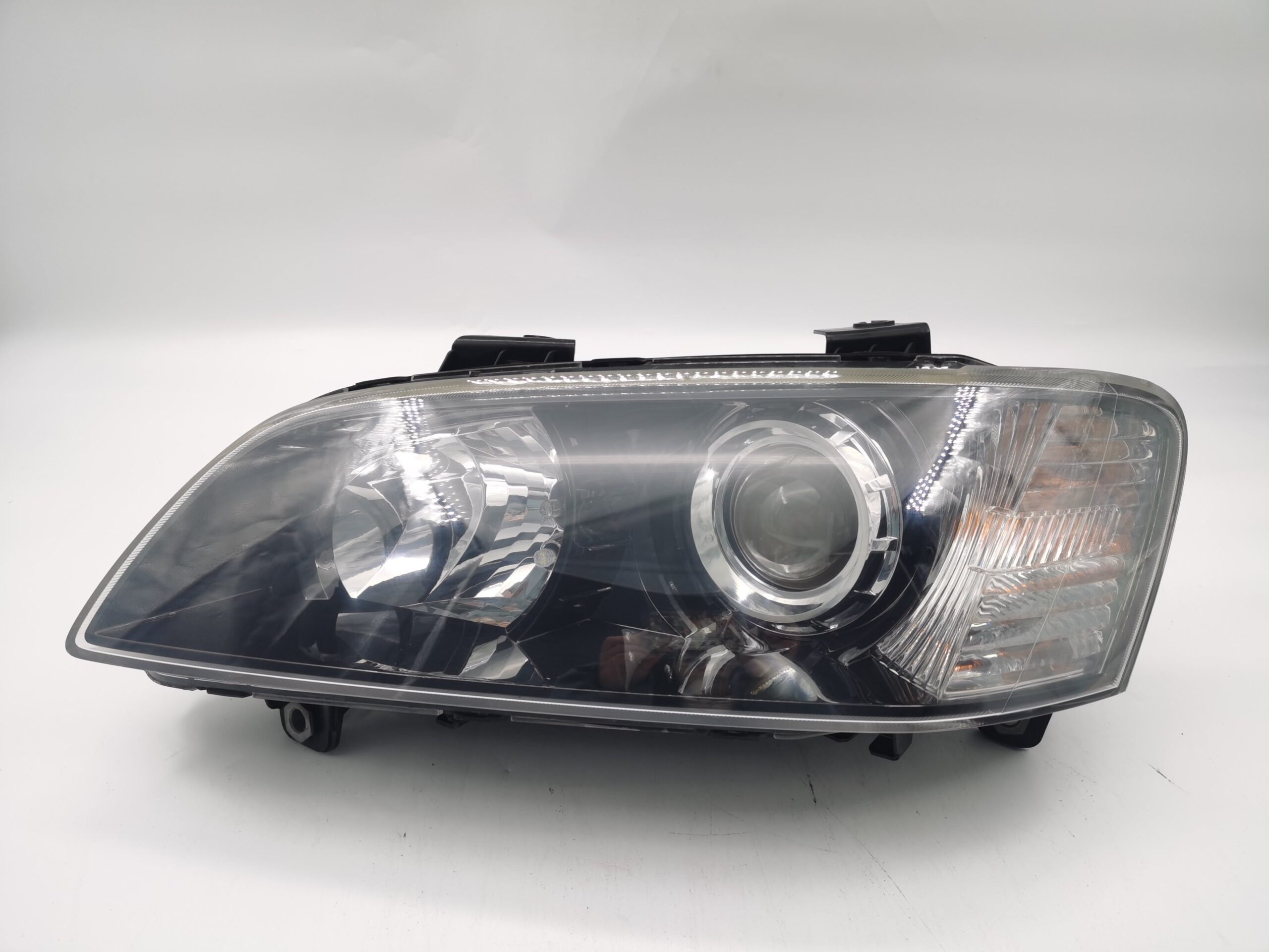 Holden COMMODORE VE 2008 2009 L.H.S HEADLIGHT ASSEMBLY