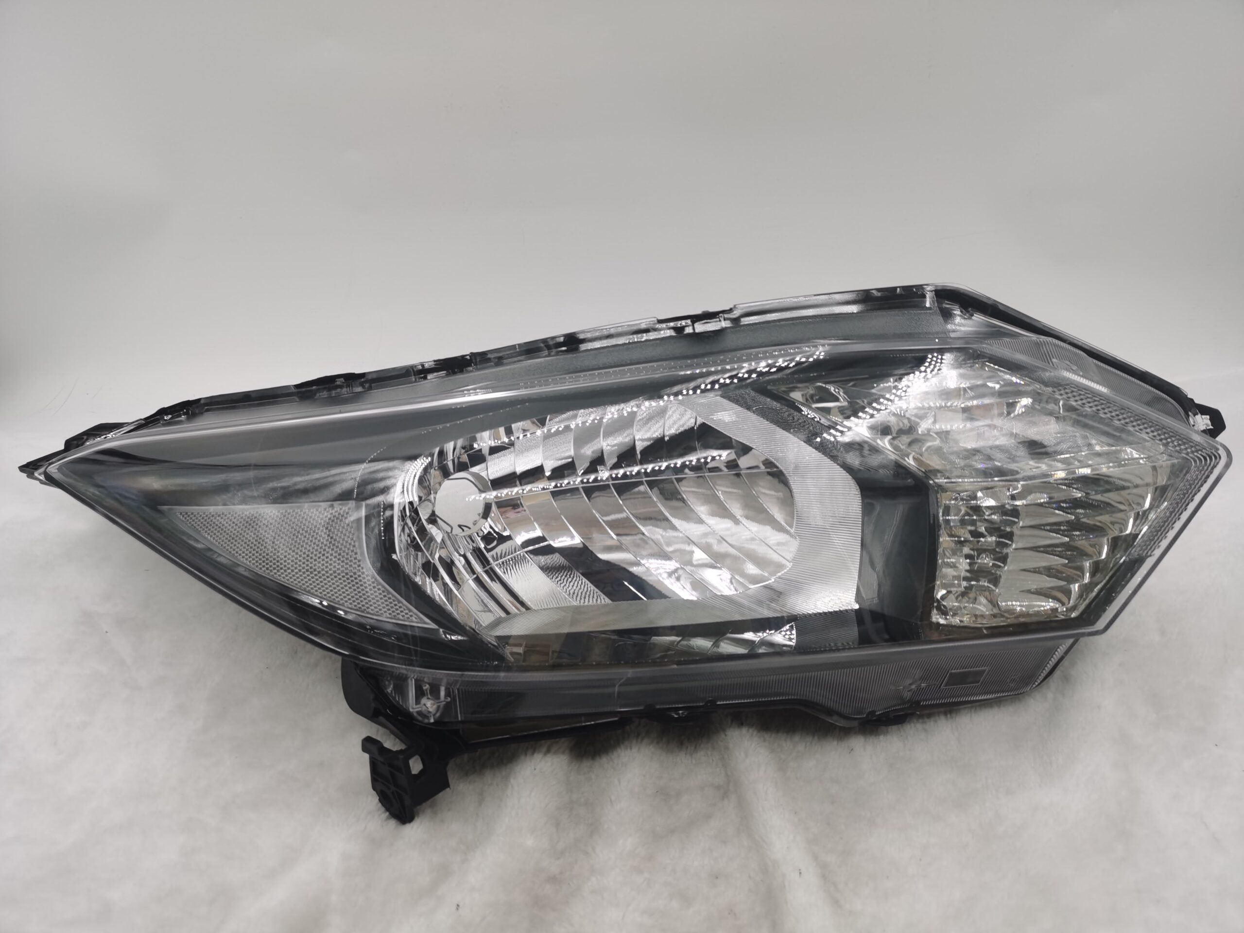 Honda HR-V 2015-2018 HALOGEN R.H.S Headlight Assembly