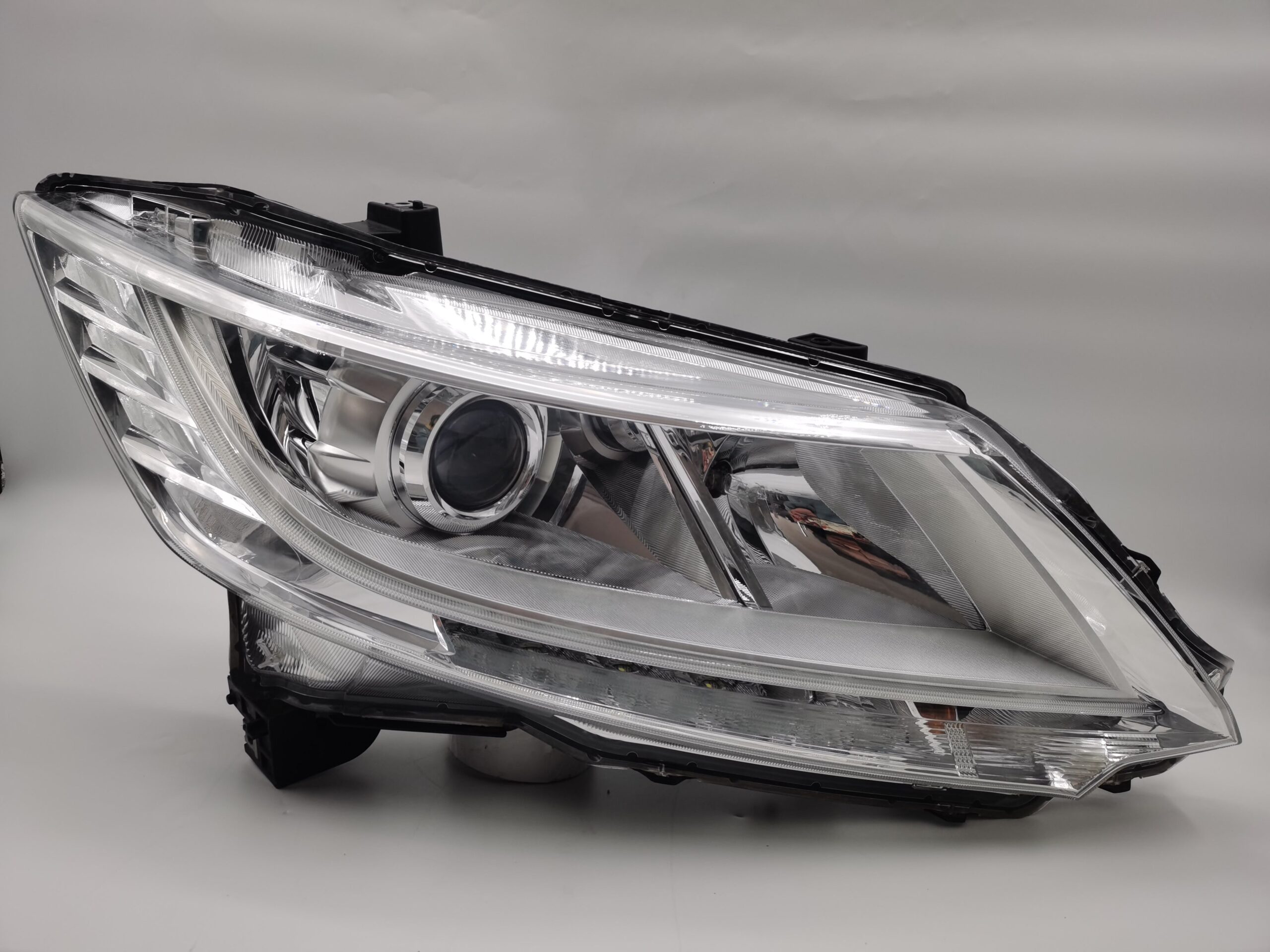 Honda ODYSSEY DBA-RC1 2015-2017 HALOGEN R.H.S HEADLIGHT ASSEMBLY