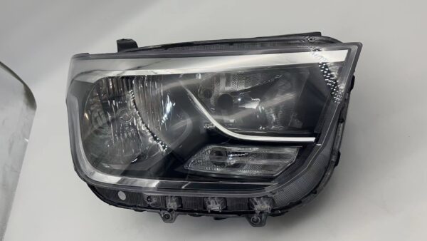 HYUNDAI IMAX TQ4 2018-2023 HALOGEN R.H.S HEADLIGHT ASSEMBLY