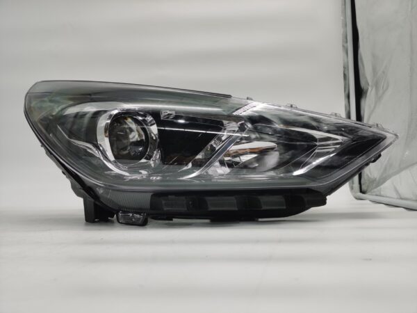 Hyundai I30 HATCH 2020-2023 HALOGEN R.H.S HEADLIGHT ASSEMBLY