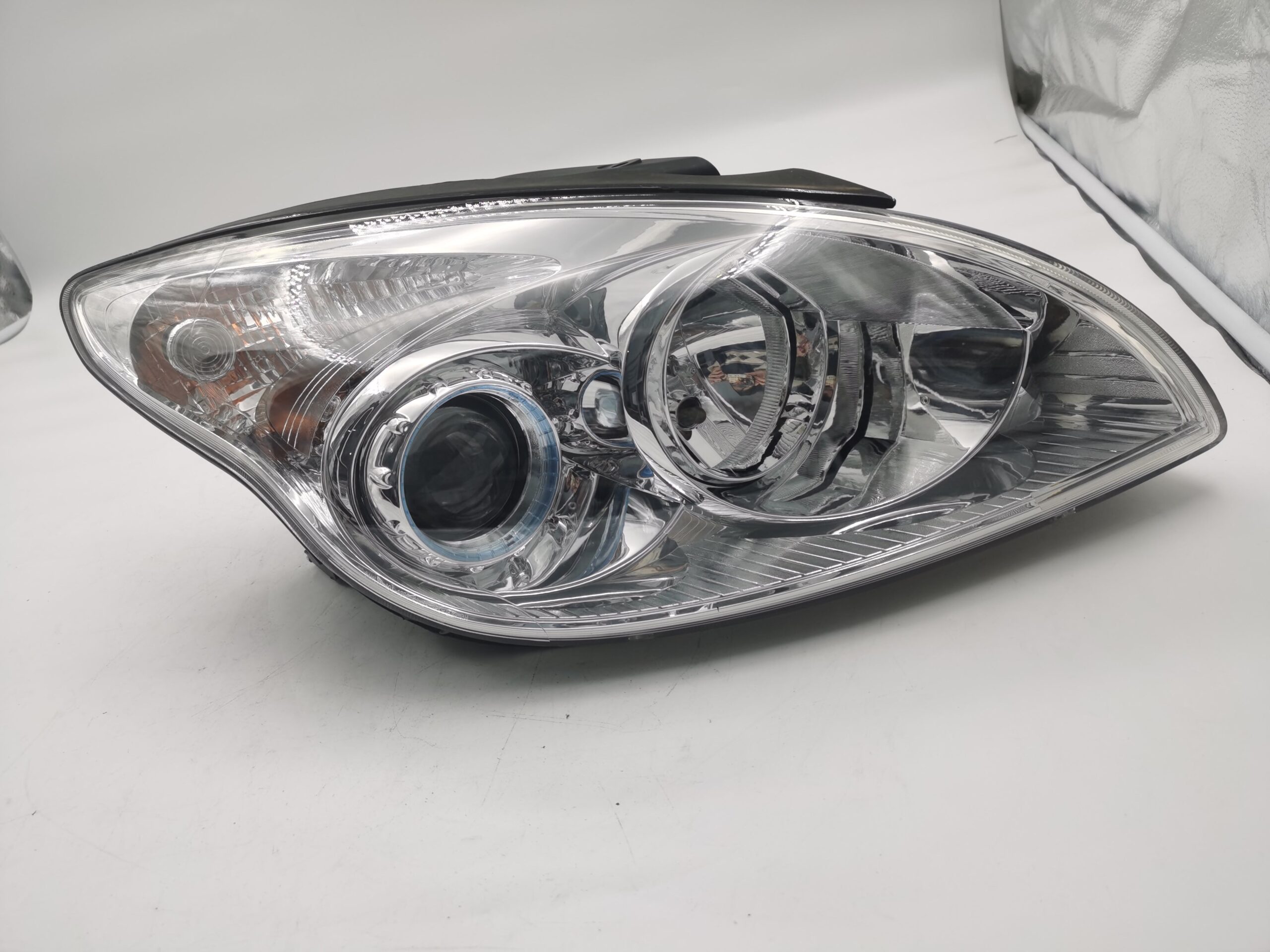 Hyundai ELANTRA 2009-2012 R.H.S HEADLIGHT ASSEMBLY