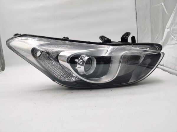 Hyundai I30 GD 2012-2016 HALOGEN R.H.S HEADLIGHT ASSEMBLY