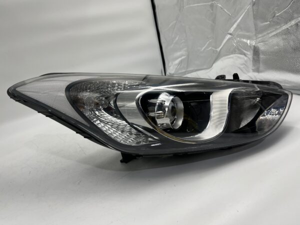 Hyundai I30 GD 2012-2016 HALOGEN R.H.S HEADLIGHT ASSEMBLY