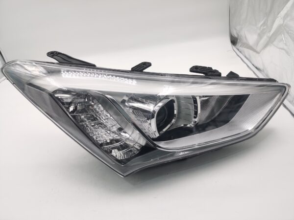 HYUNDAI SANTA FE DM 2013-2015 XENON  R.H.S HEADLIGHT ASSEMBLY