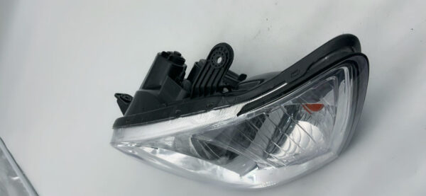 Hyundai GETZ 2010 L.H.S HEADLIGHT ASSEMBLY