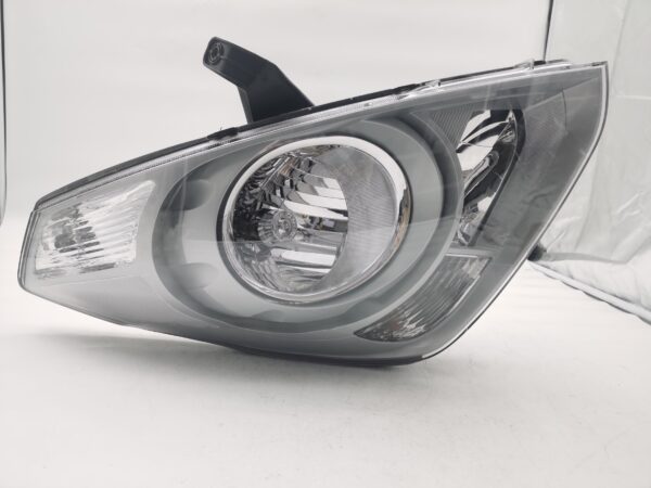 Hyundai IMAX TQ-W 2007-2017 HALOGEN R.H.S HEADLIGHT ASSEMBLY