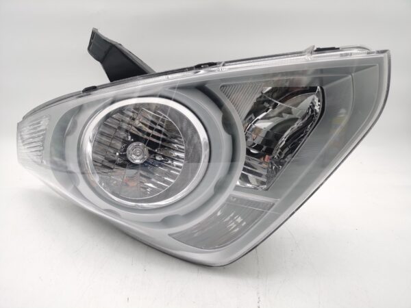 Hyundai IMAX ILOAD TQ-W 2007-2017 HALOGEN R.H.S HEADLIGHT ASSEMBLY