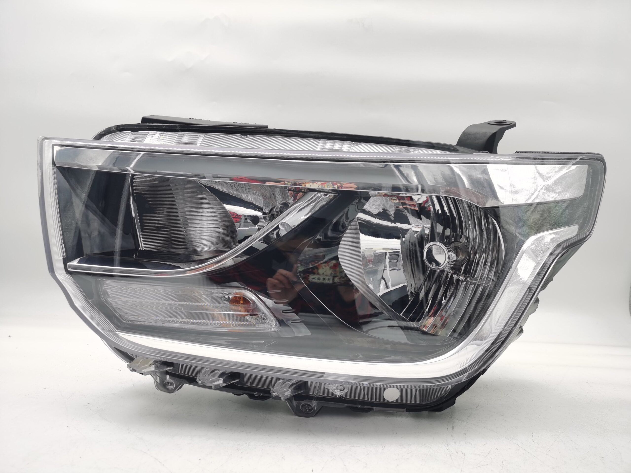 Hyundai H-1 STAREX 2017-2021 L.H.S HEADLIGHT ASSEMBLY