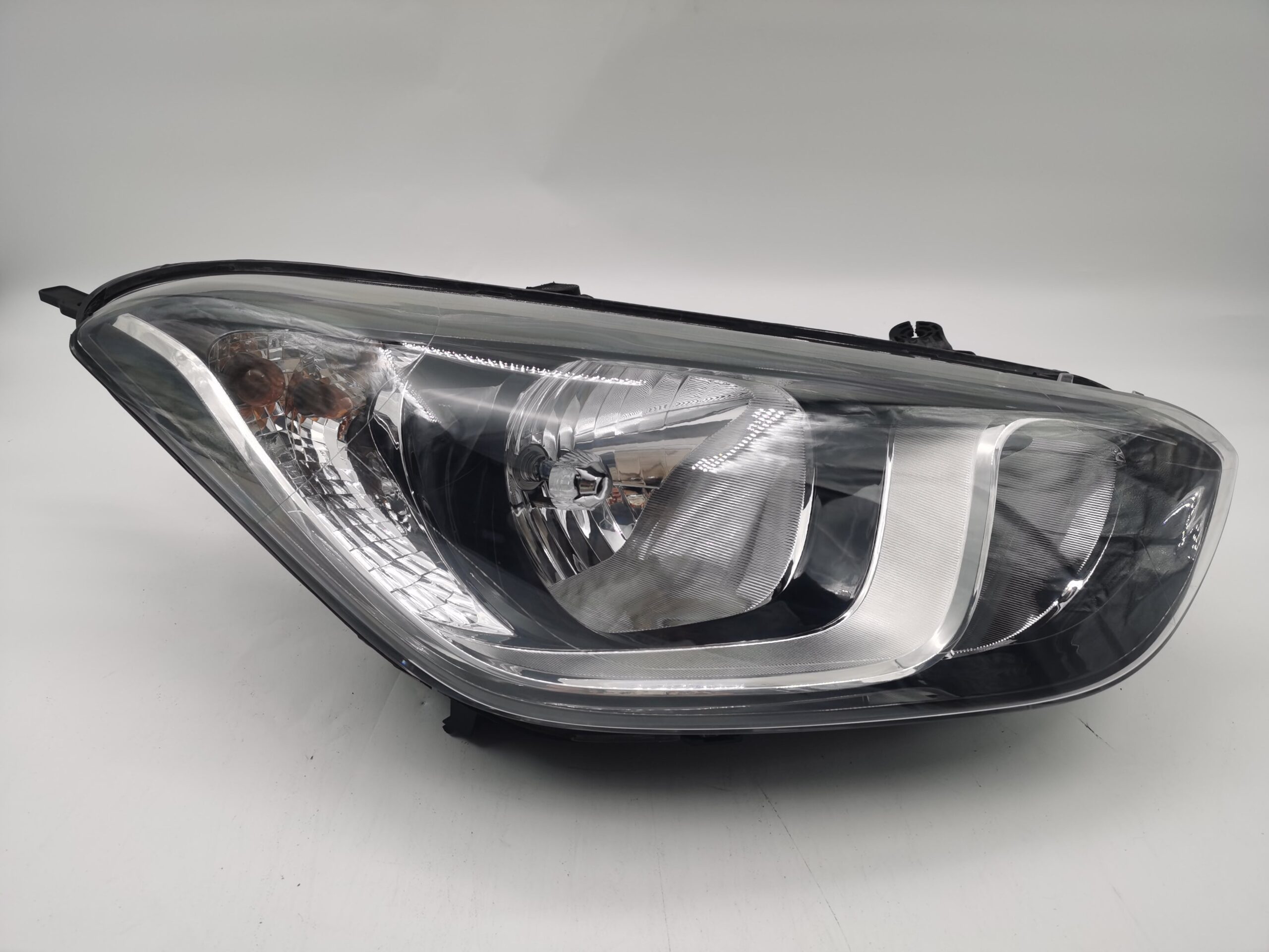 Hyundai I20 2012-2014 HALOGEN R.H.S HEADLIGHT ASSEMBLY