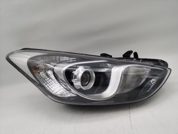 Hyundai I30 GD 2012-2016 HALOGEN R.H.S HEADLIGHT ASSEMBLY