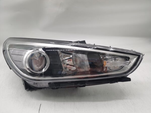 Hyundai I30 GO 2017-2019 HALOGEN R.H.S HEADLIGHT ASSEMBLY