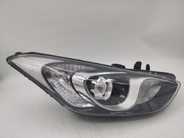 Hyundai I30 GD 2012-2016 HALOGEN R.H.S Headlight Assembly