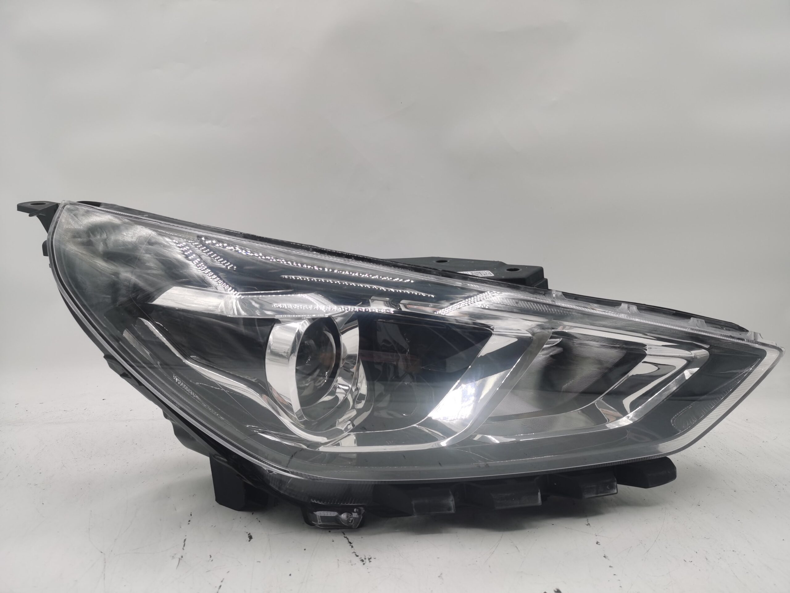 Hyundai I30 HATCH 2020-2023 HALOGEN R.H.S Headlight Assembly