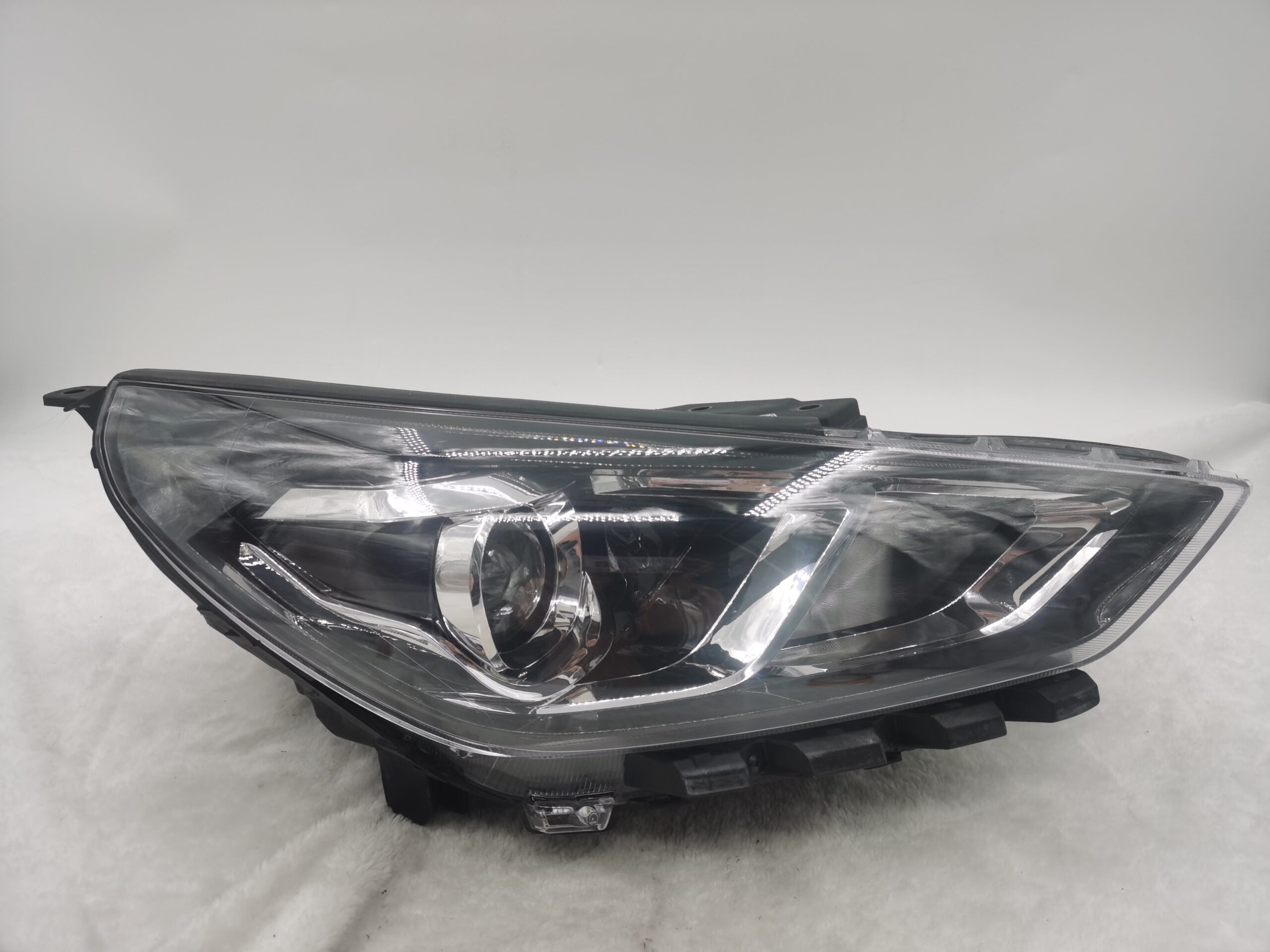 Hyundai I30 HATCH 2020-2023 HALOGEN R.H.S Headlight Assembly