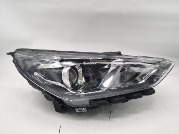 Hyundai I30 HATCH 2020-2023 HALOGEN R.H.S HEADLIGHT ASSEMBLY