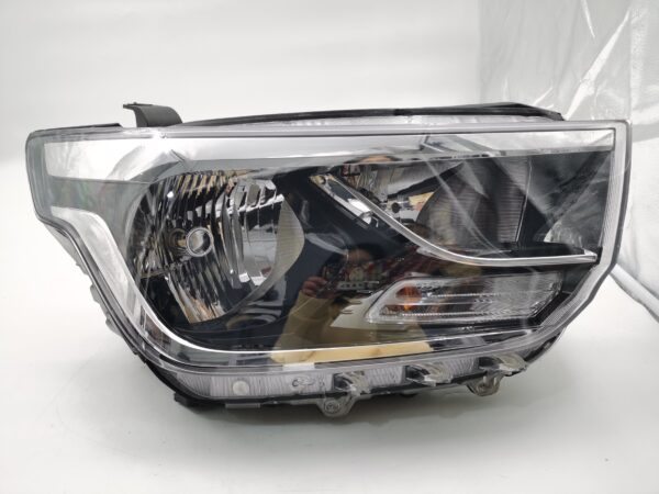 Hyundai IMAX ILOAD TQ4 2018-2023 HALOGEN R.H.S HEADLIGHT ASSEMBLY