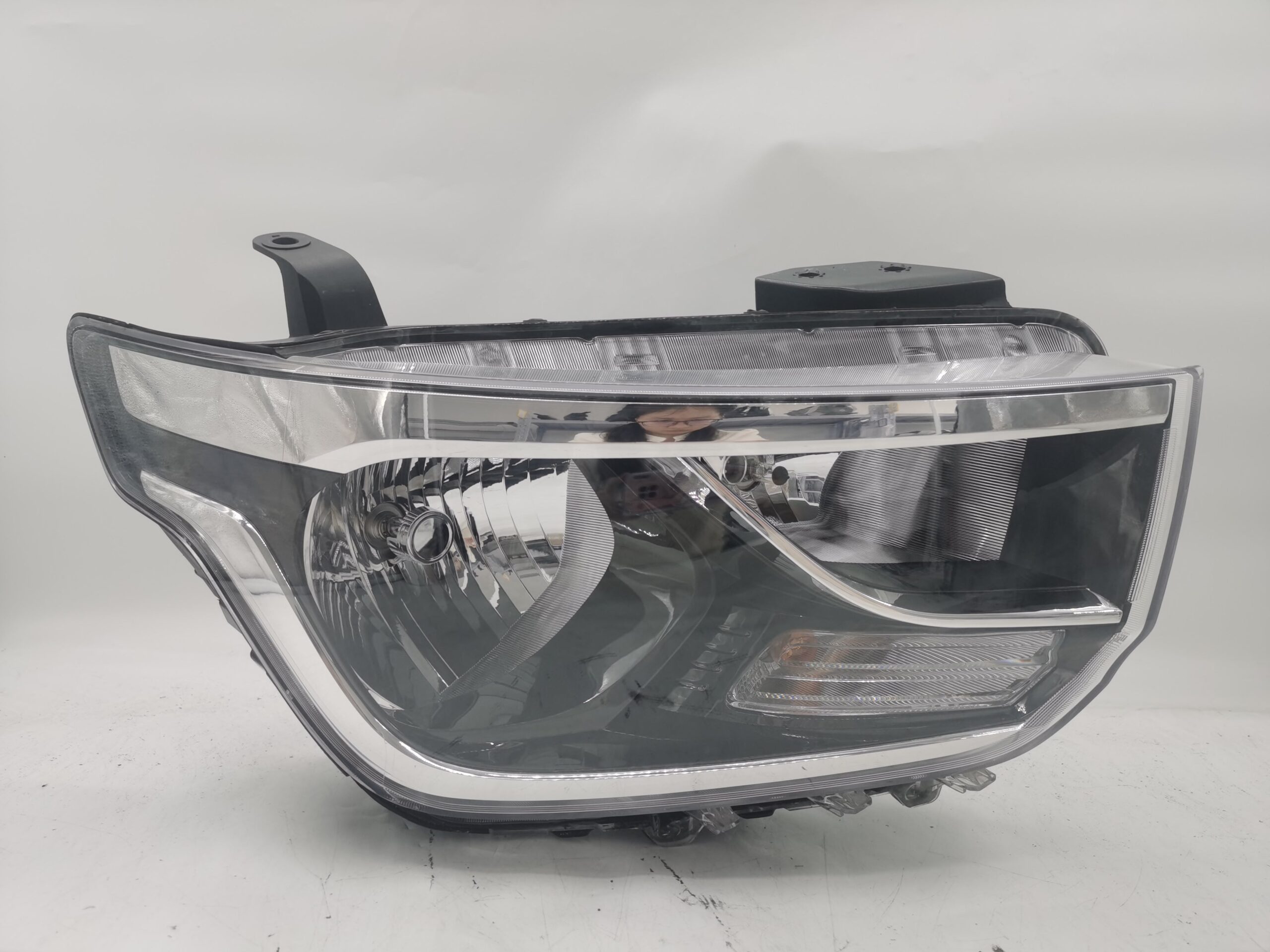 Hyundai IMAX ILOAD TQ4 2018-2023 HALOGEN R.H.S Headlight Assembly