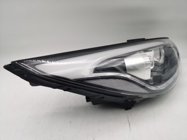 Hyundai IX35 2010-2017 R.H.S HEADLIGHT ASSEMBLY