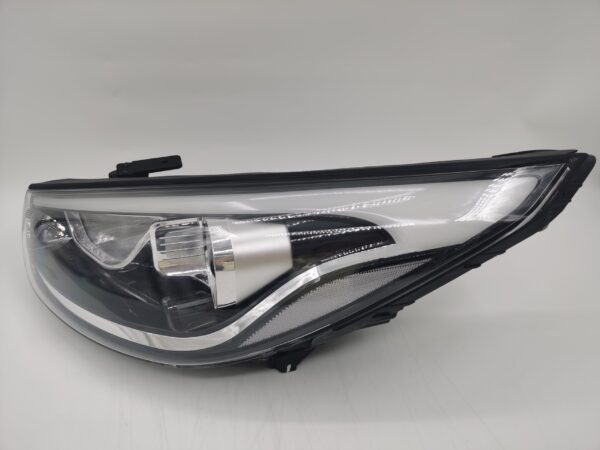 Hyundai IX35 SE 2013-2015 HALOGEN L.H.S HEADLIGHT ASSEMBLY