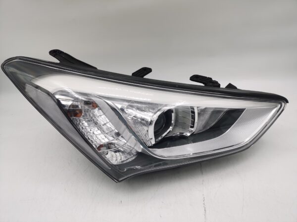 Hyundai SANTA 2008-2017 R.H.S HEADLIGHT ASSEMBLY