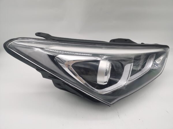 Hyundai SANTA FE X 2016-2018 HALOGEN R.H.S HEADLIGHT ASSEMBLY