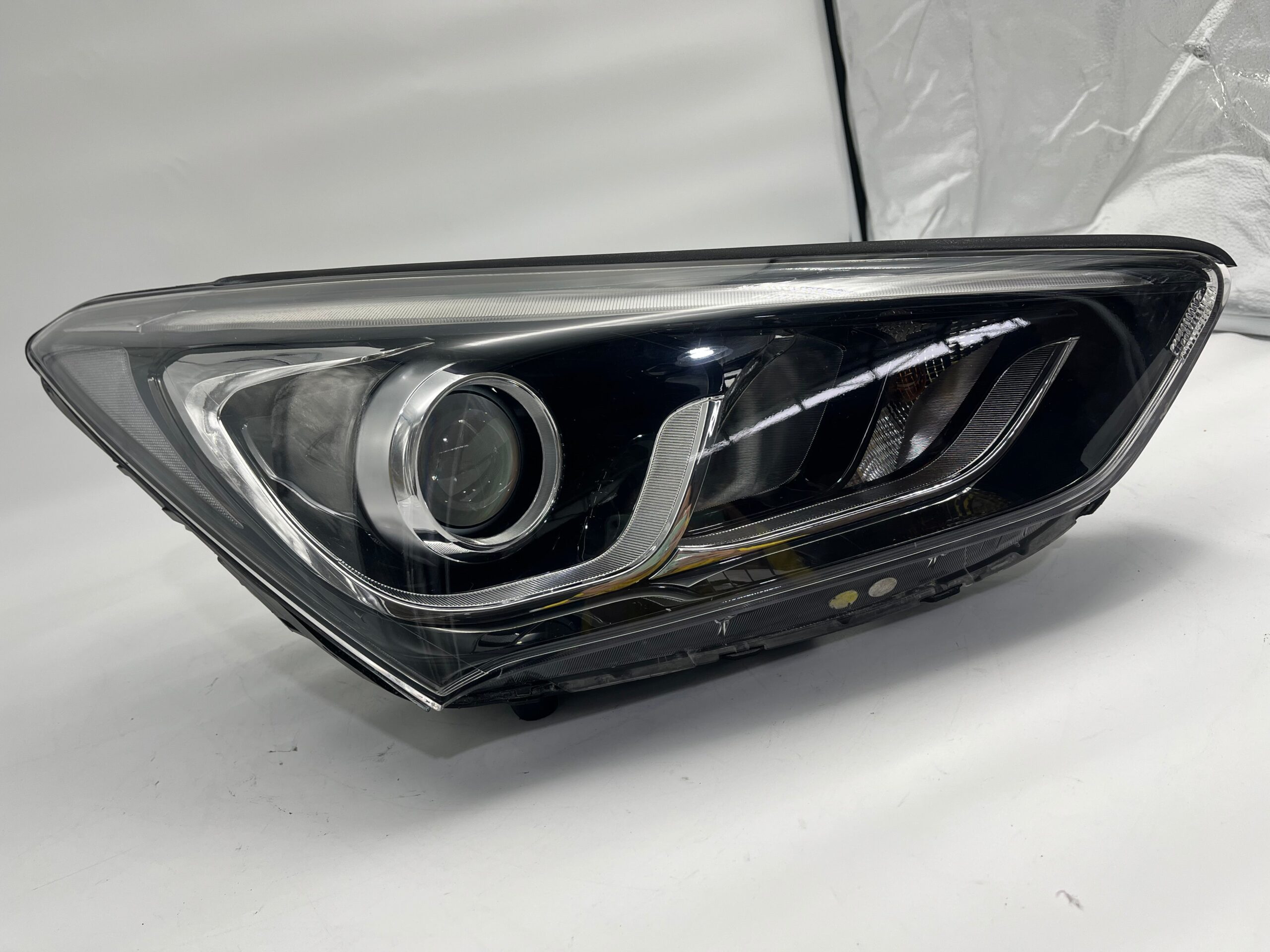 Hyundai SANTAFE 2013-2019 R.H.S HEADLIGHT ASSEMBLY